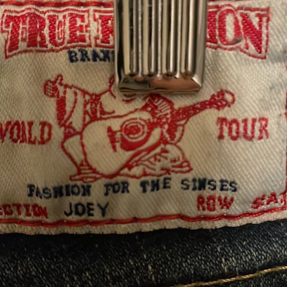 Ladies True Religion jeans. Flare leg. Joey. Size 30 - Picture 3 of 6